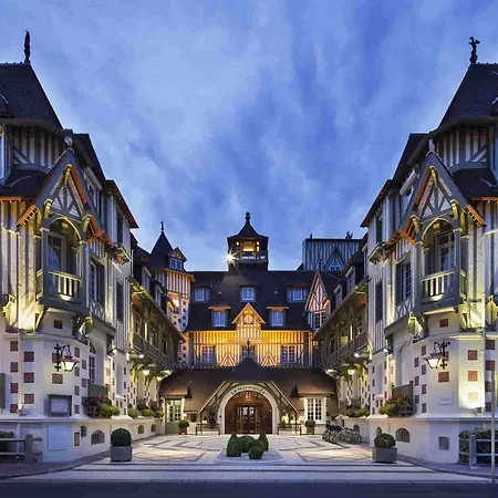 Hotel Barriere Le Normandy 5*