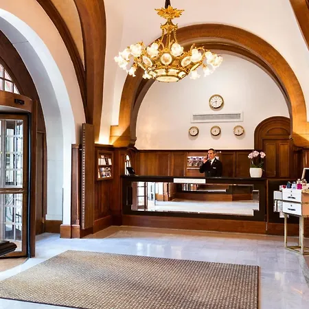 Hotel Barriere Le Normandy 5*