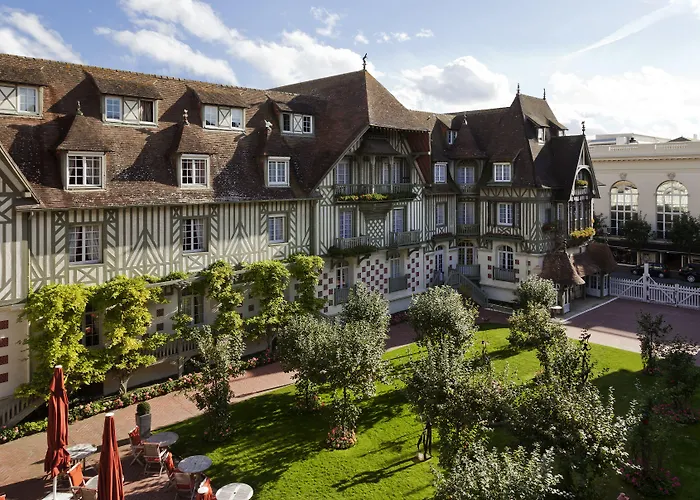 Отель Barriere Le Normandy 5*